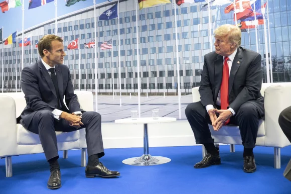 Emmanuel Macron et Donald Trump lors d'un sommet de l'OTAN, en 2018.